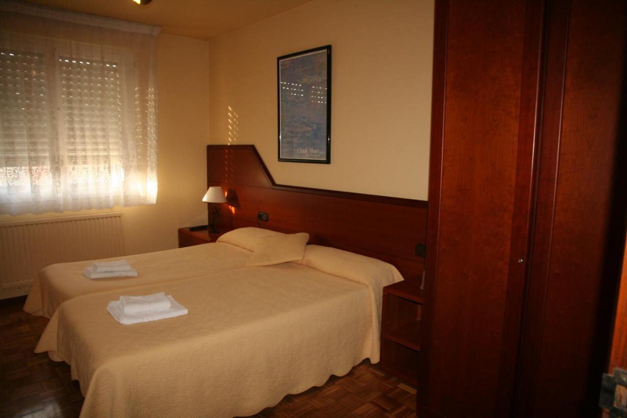 Pension Acella Pamplona Exterior foto