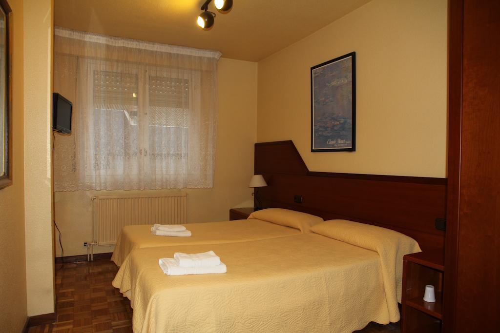 Pension Acella Pamplona Exterior foto